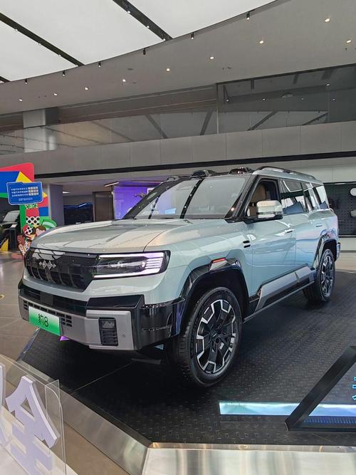 重庆231比亚迪方程豹硬派越野的爆款，英菲尼迪35周年与你共成长